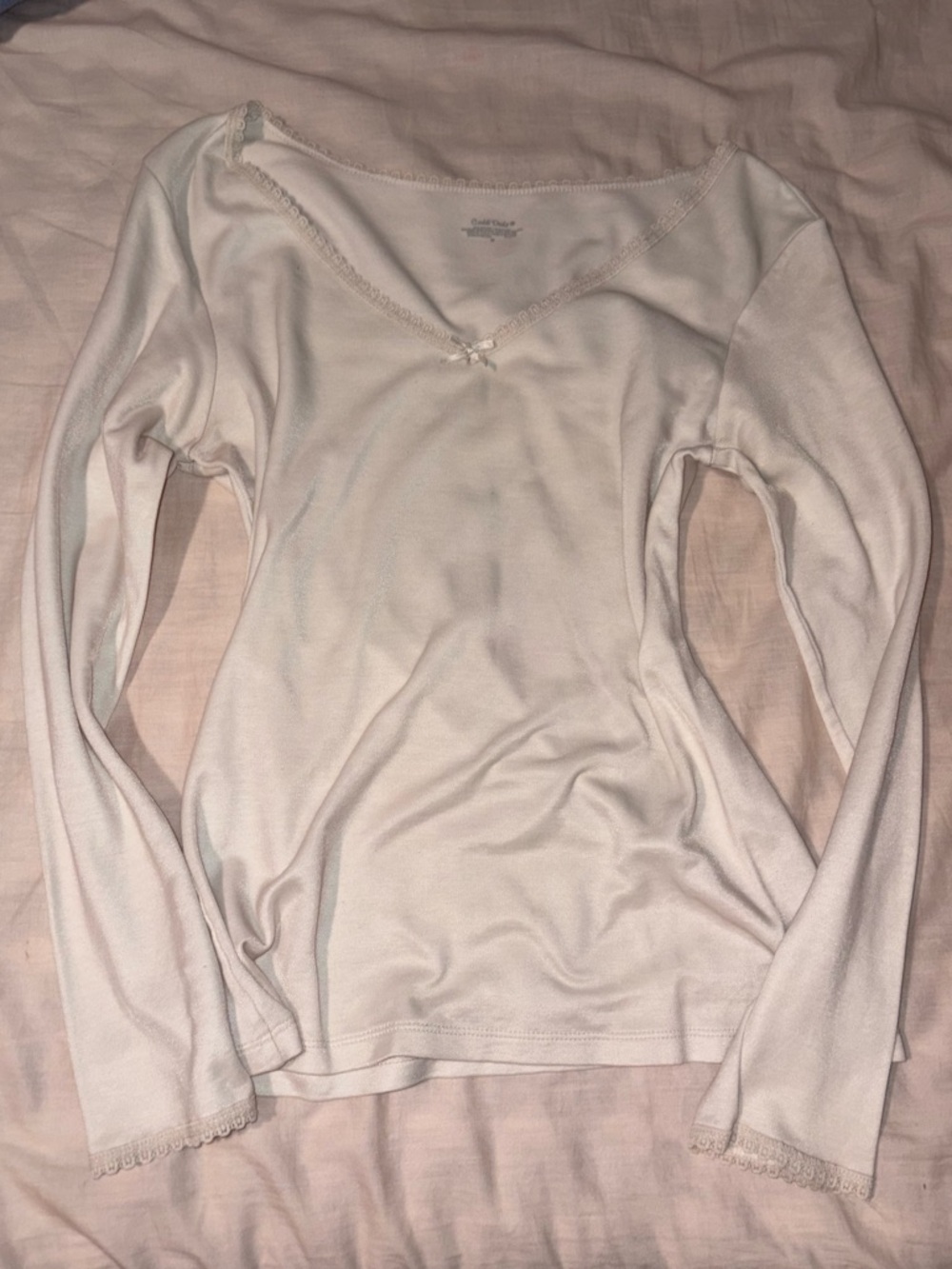 Coquette White Long-Sleeve V-Neck Tee with Lace Trim and Bow